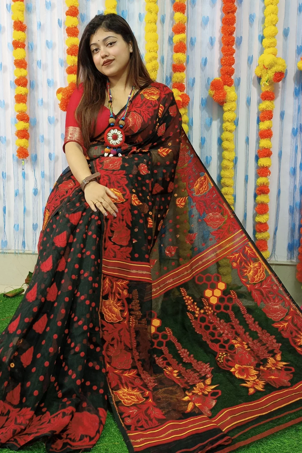 Stylish Black Designer Jamdani saree