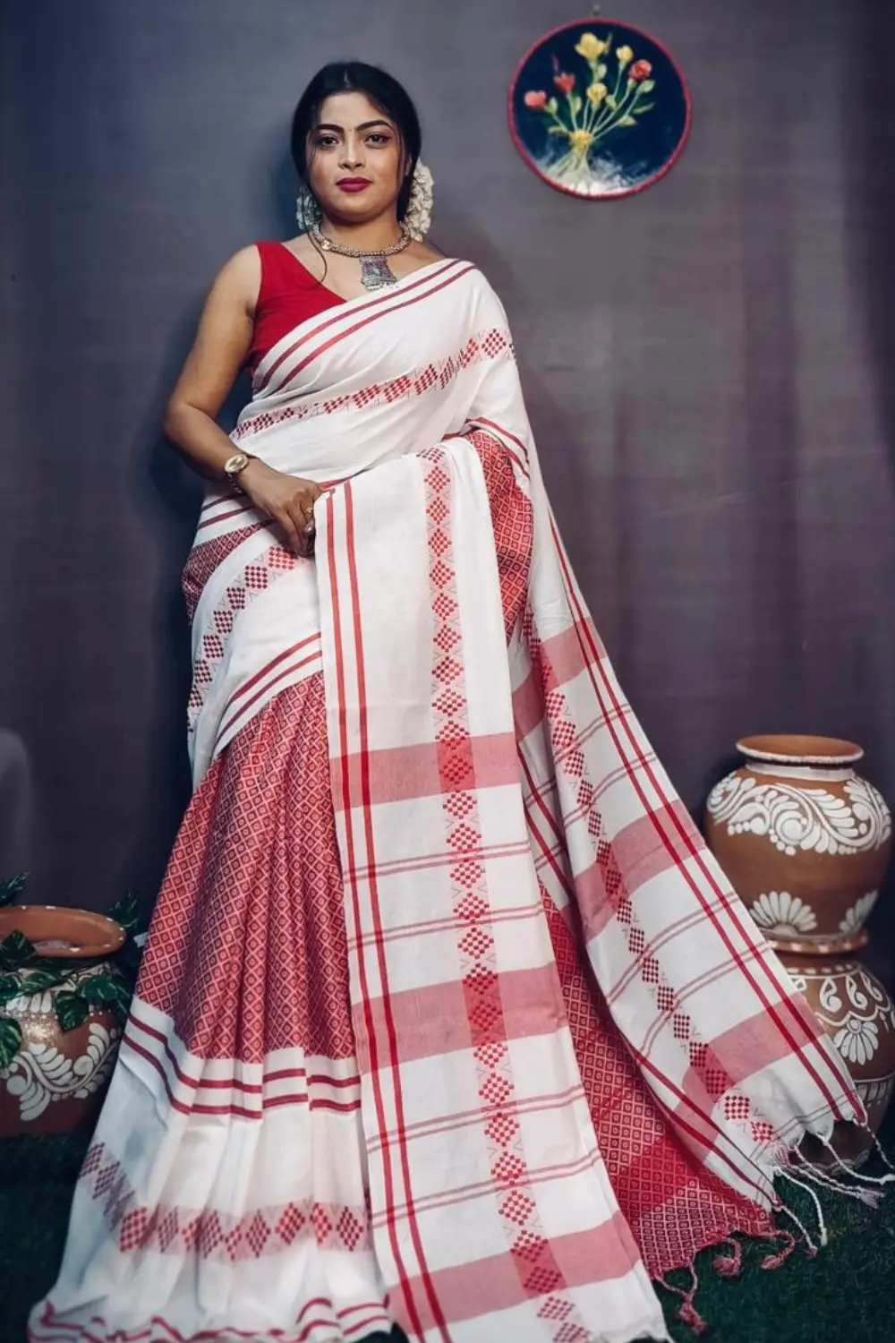 White With Red Contrast Cotton Designer Saree