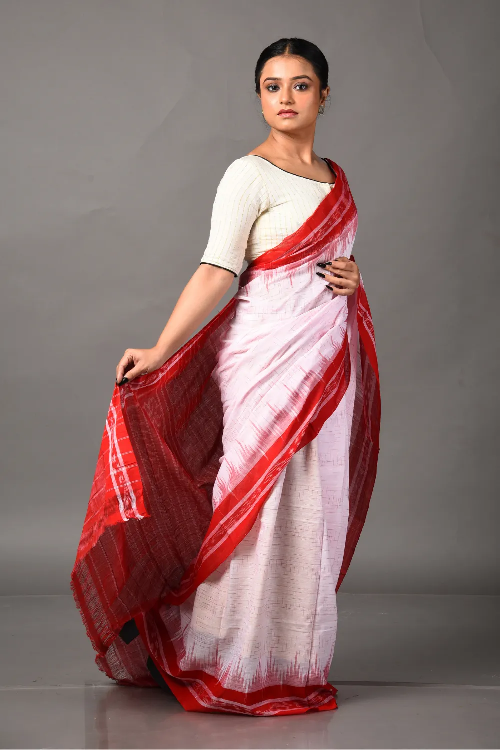 White & Red Sambalpuri Cotton Saree - Poridheo